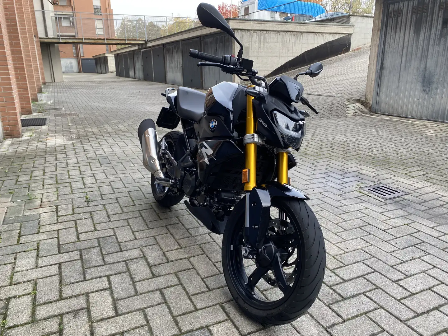 BMW G 310 R Czarny - 2