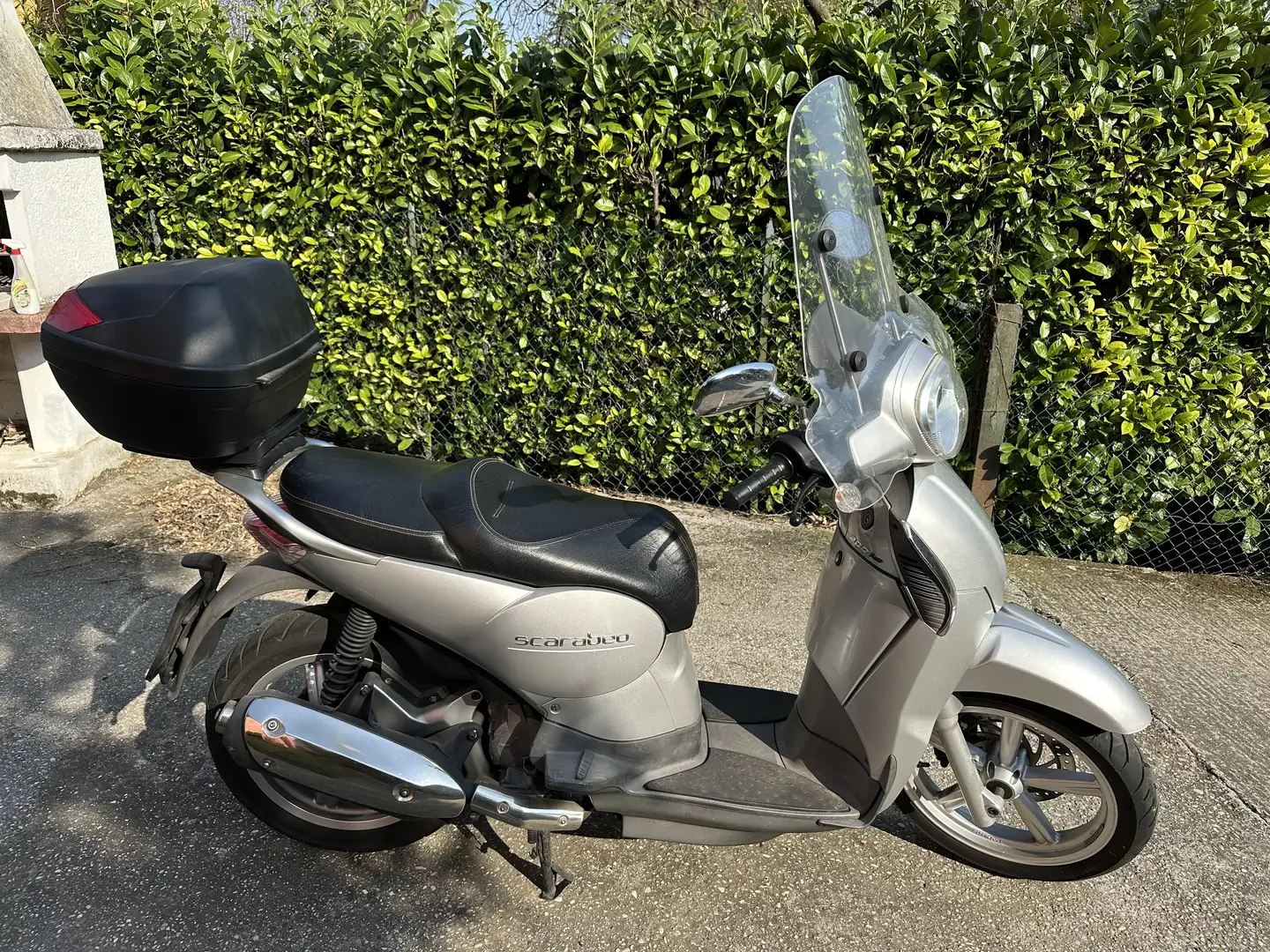 Aprilia Scarabeo 200 ie - 1
