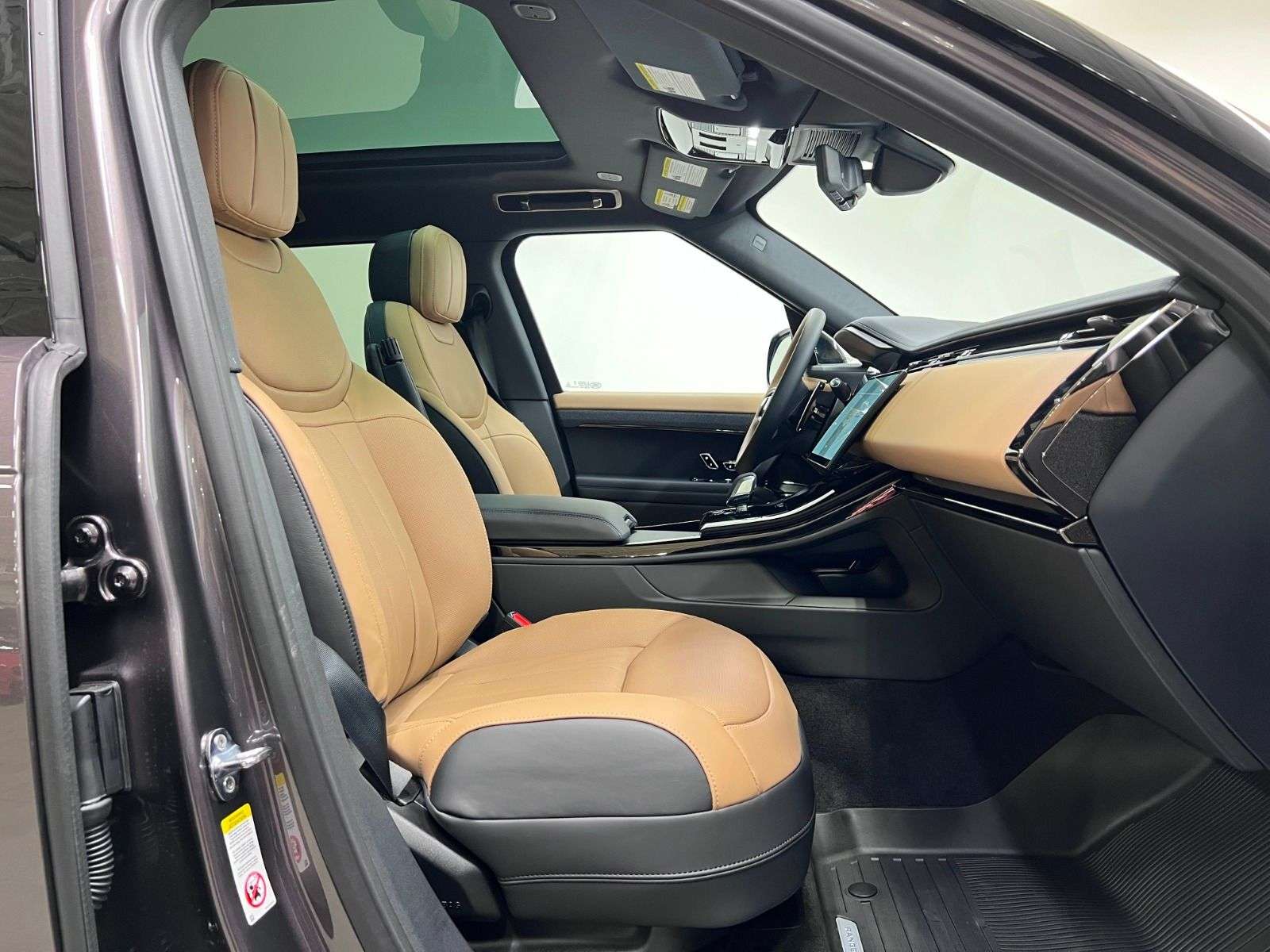 2026 Land Rover Range Rover Sport P400 DYNAMIC HSE alt 5