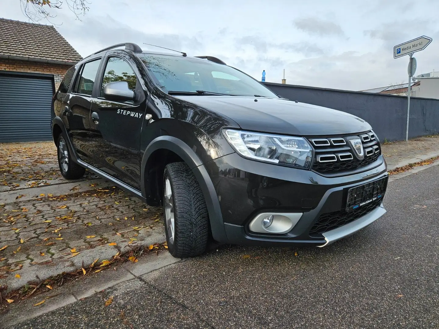 Dacia Logan MCV TCe 90 Stepway Automatik 1 Hand Zwart - 2