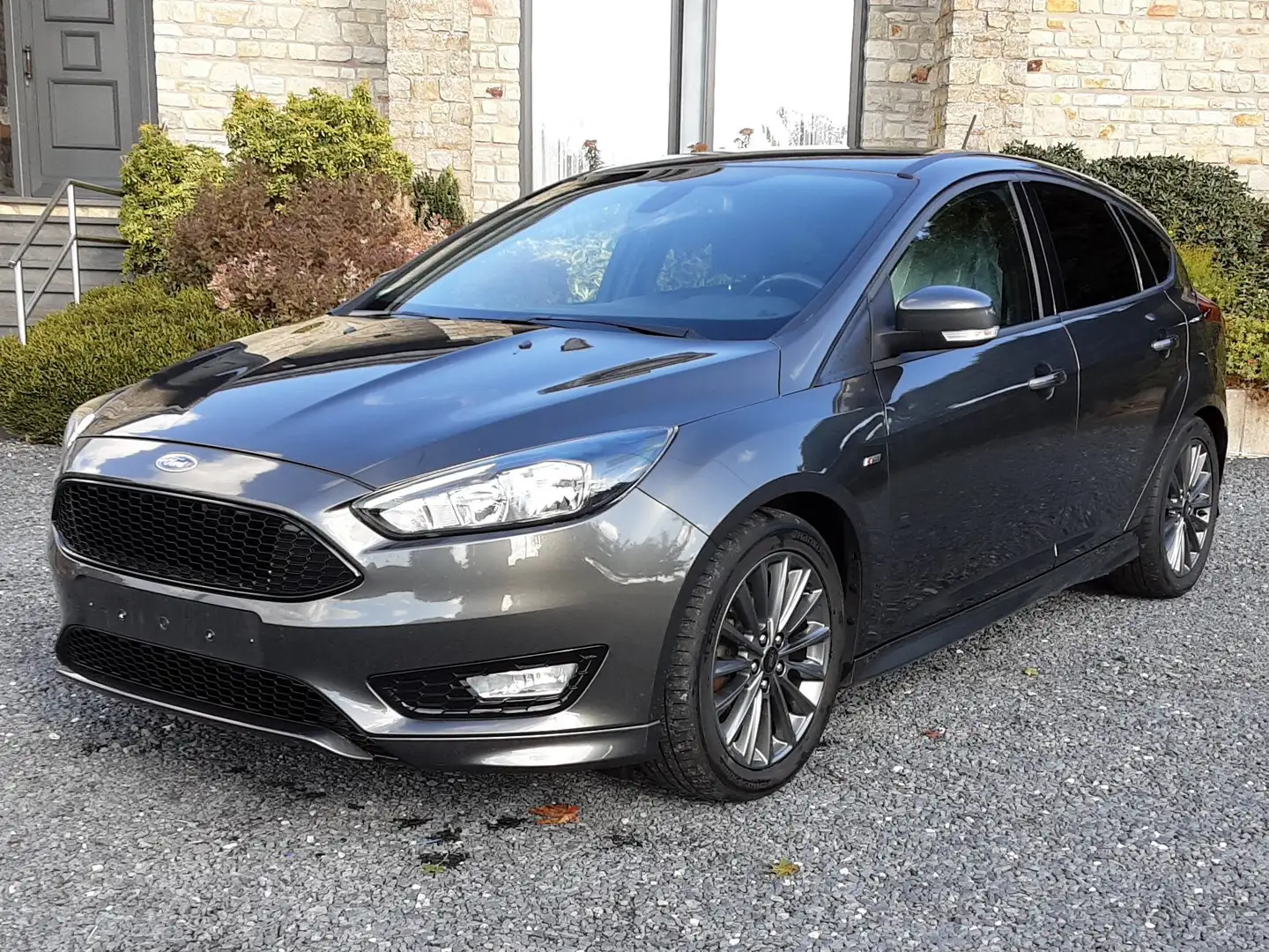 Ford Focus Ecoboost ST Line Gris - 1