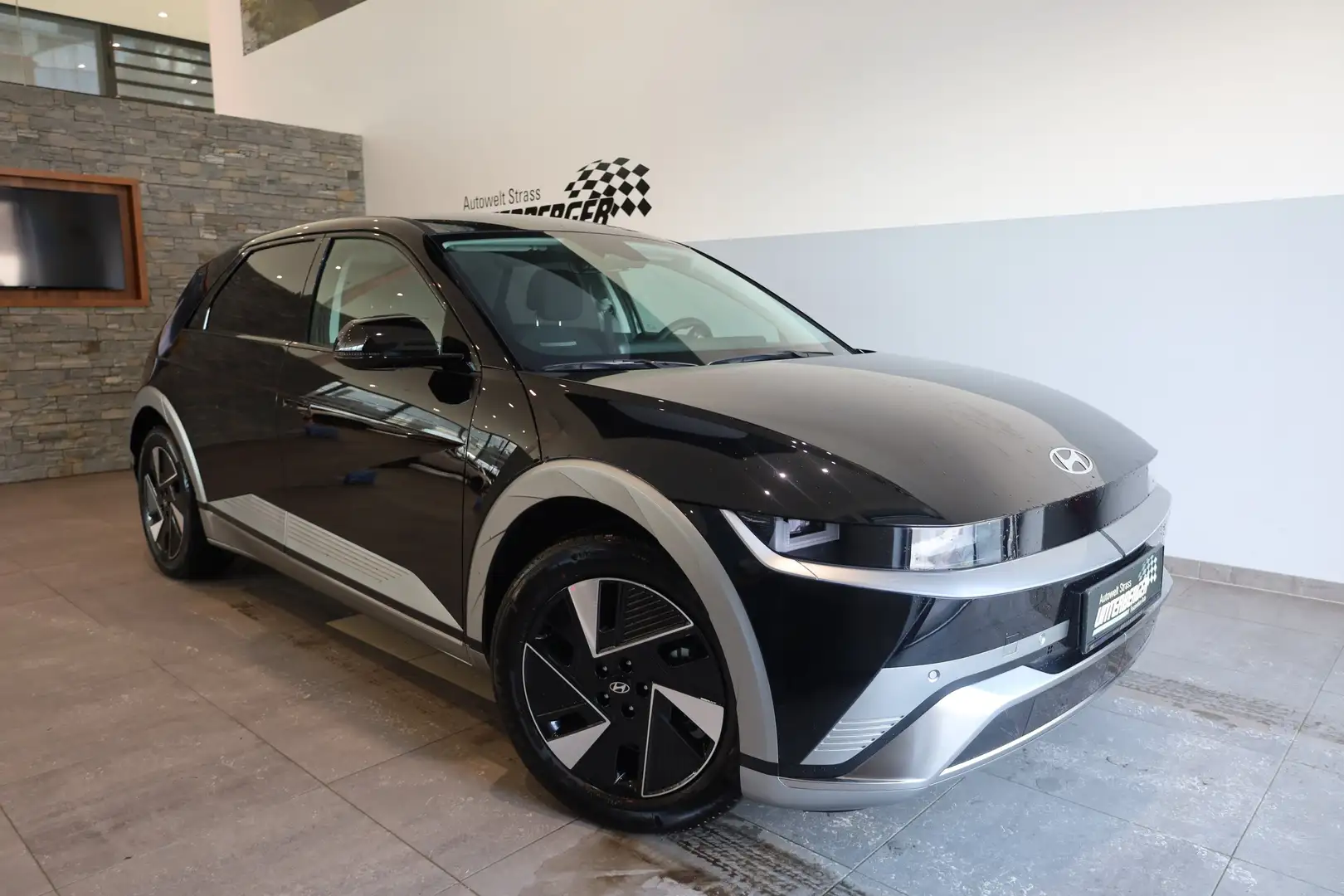 Hyundai IONIQ 5 IONIQ 5 Comfort Line 84kWh 4WD Schwarz - 1