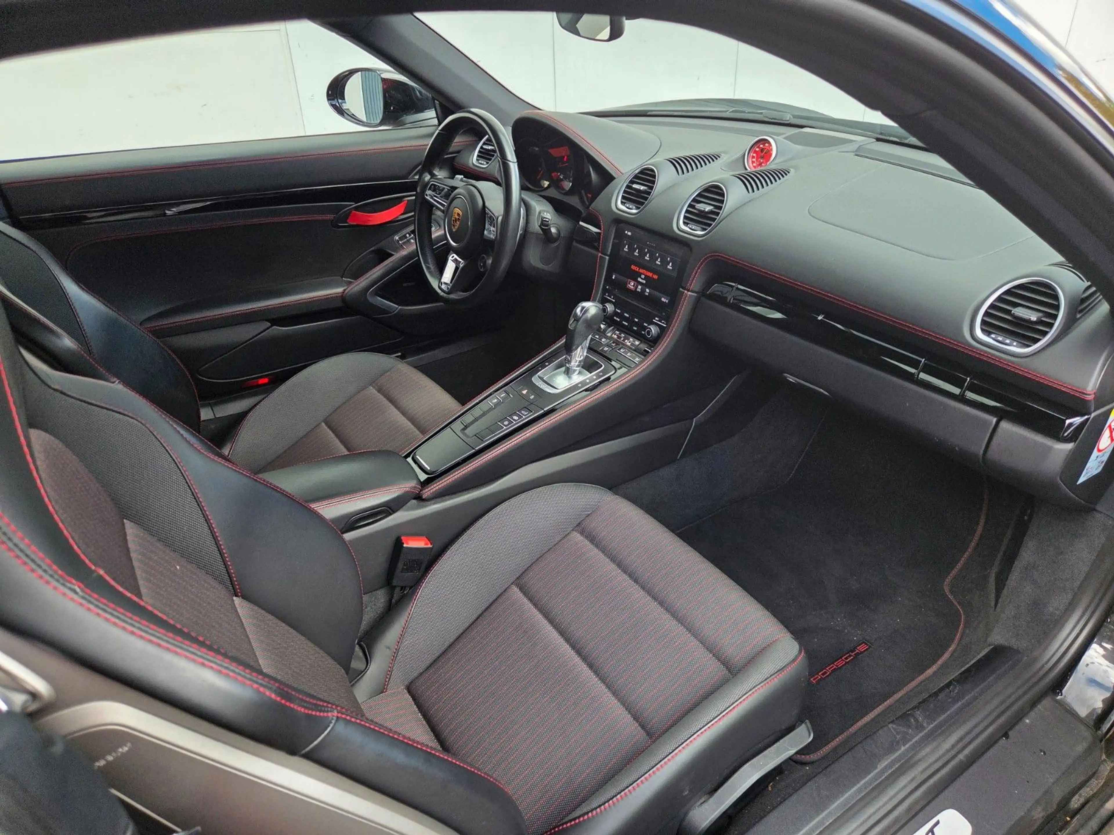 Porsche Cayman 718 Cayman T Sport Chrono / 20 Zoll — photo 13