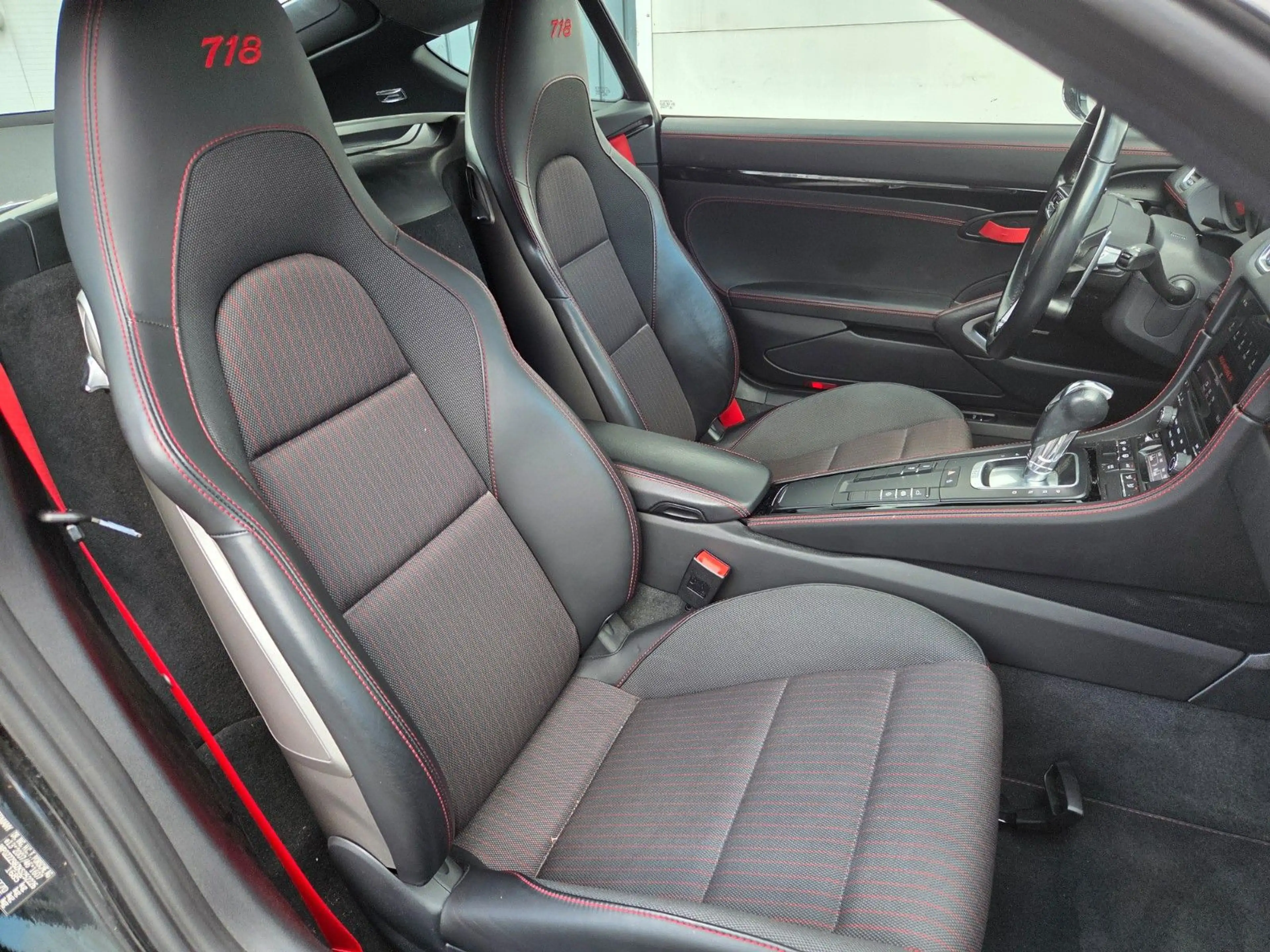 Porsche Cayman 718 Cayman T Sport Chrono / 20 Zoll — photo 15