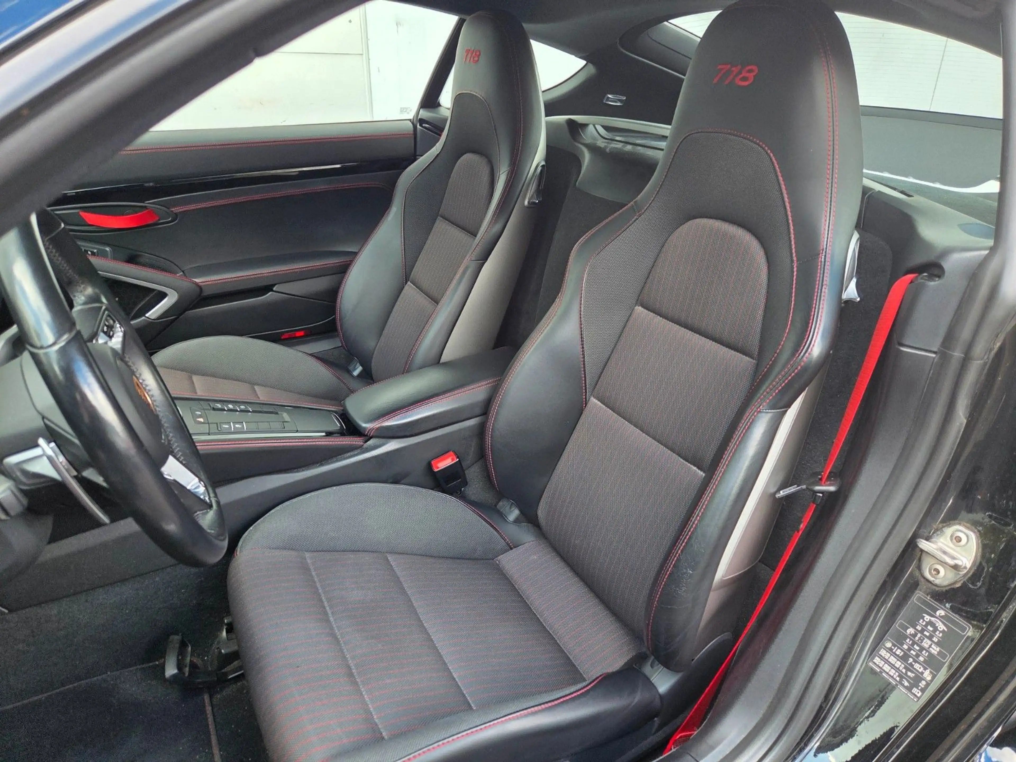 Porsche Cayman 718 Cayman T Sport Chrono / 20 Zoll — photo 4