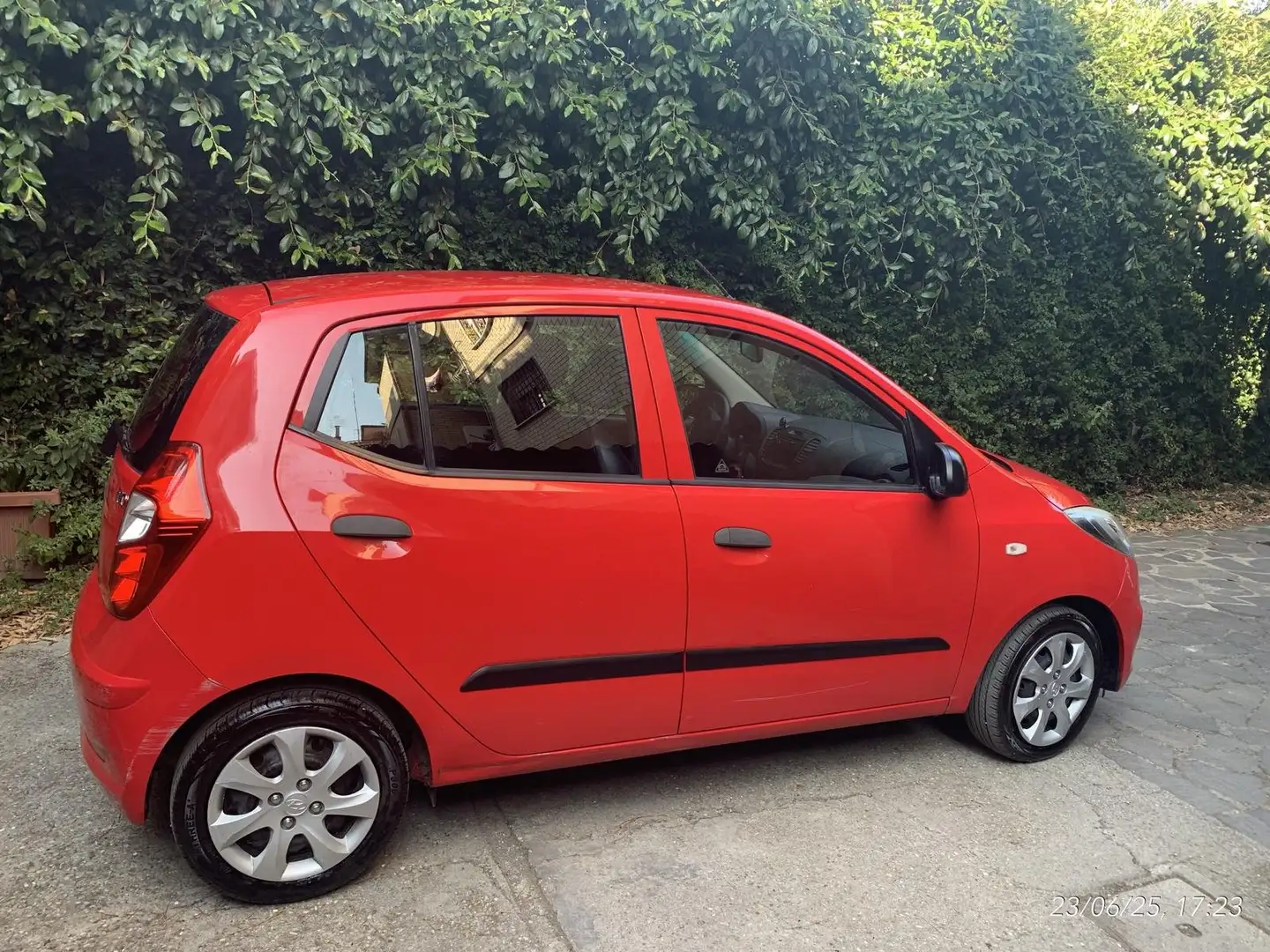 Hyundai i10 i10 1.2 Classic Rosso - 2