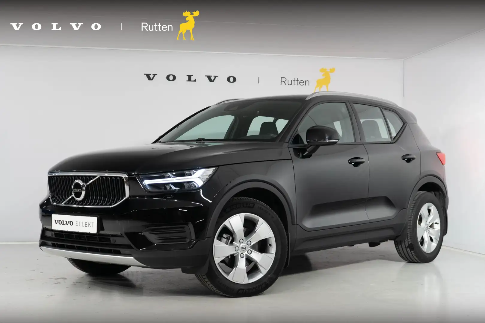 Volvo XC40 T3 163PK Automaat Momentum Business / Stoelverwarm Zwart - 1