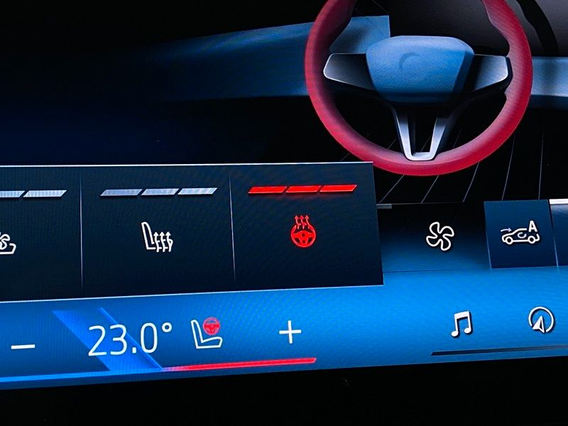 BMW 550 e Lim xDr. M-Sport SurrView Sbel HUD AHK ACC — photo 28
