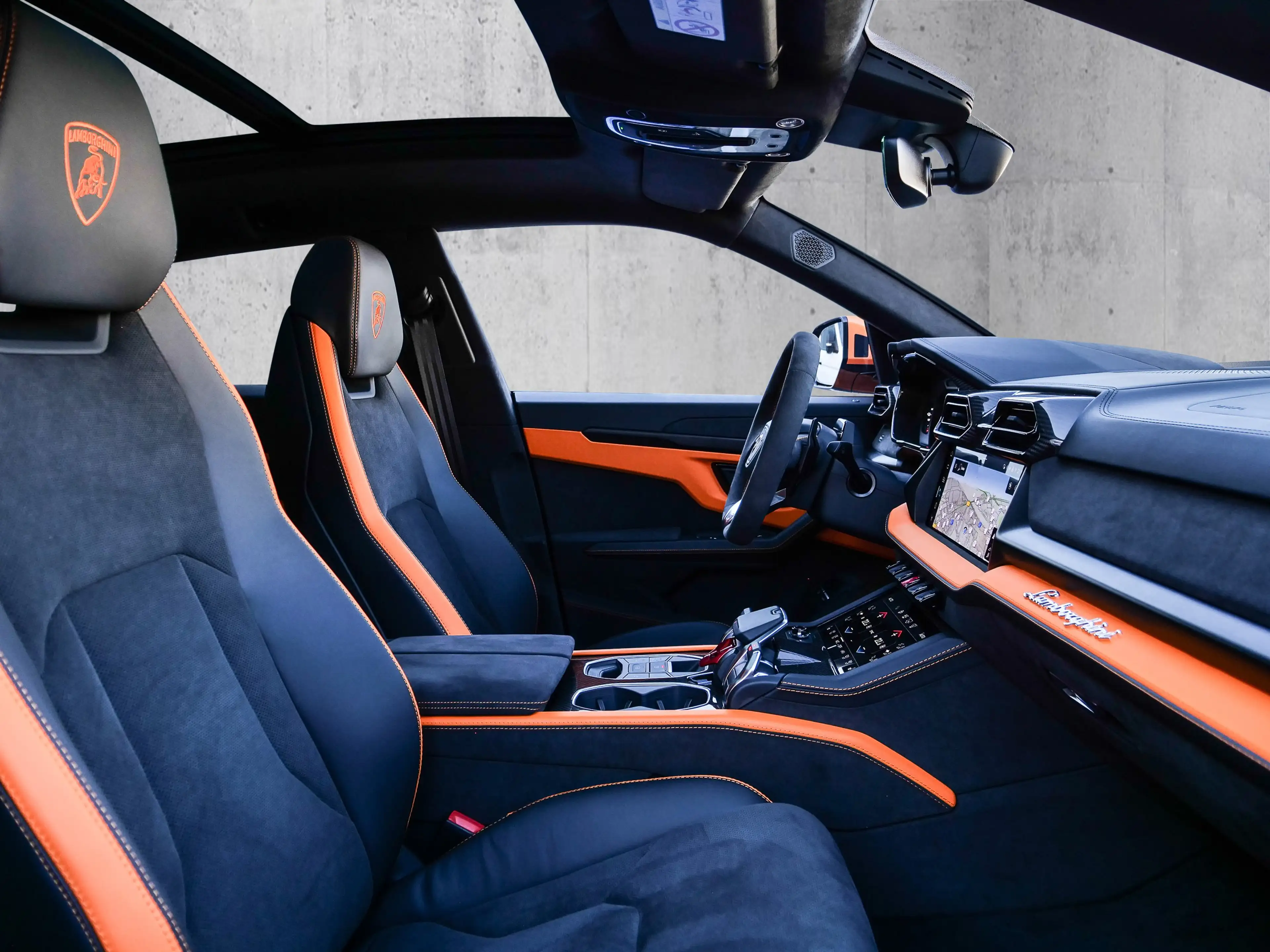 Lamborghini Urus SE Arancio Borealis, Park Assistance Package — photo 6