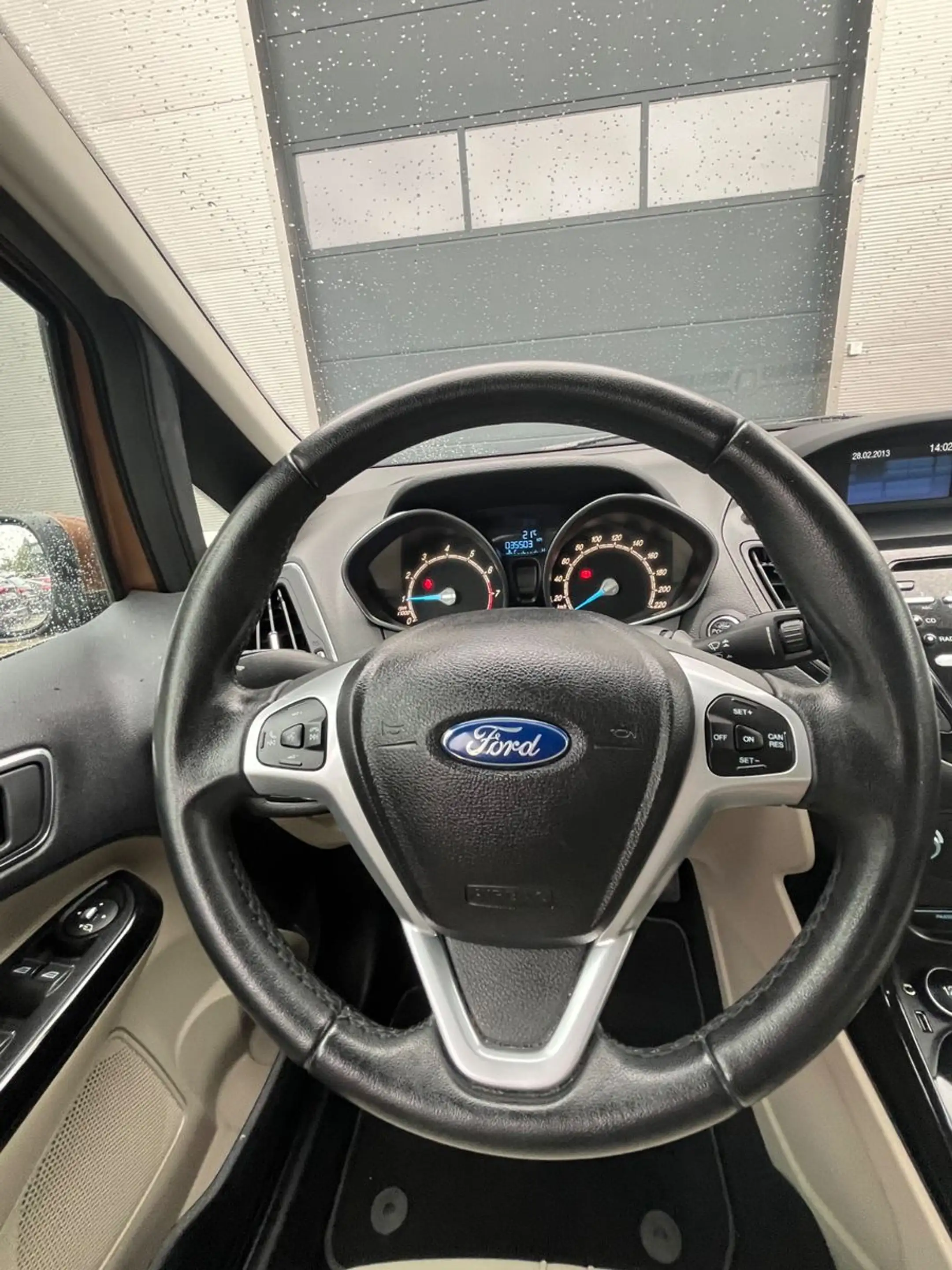 Ford B-Max B-MAX Titanium Ford Sync+ASR+IPS — photo 13