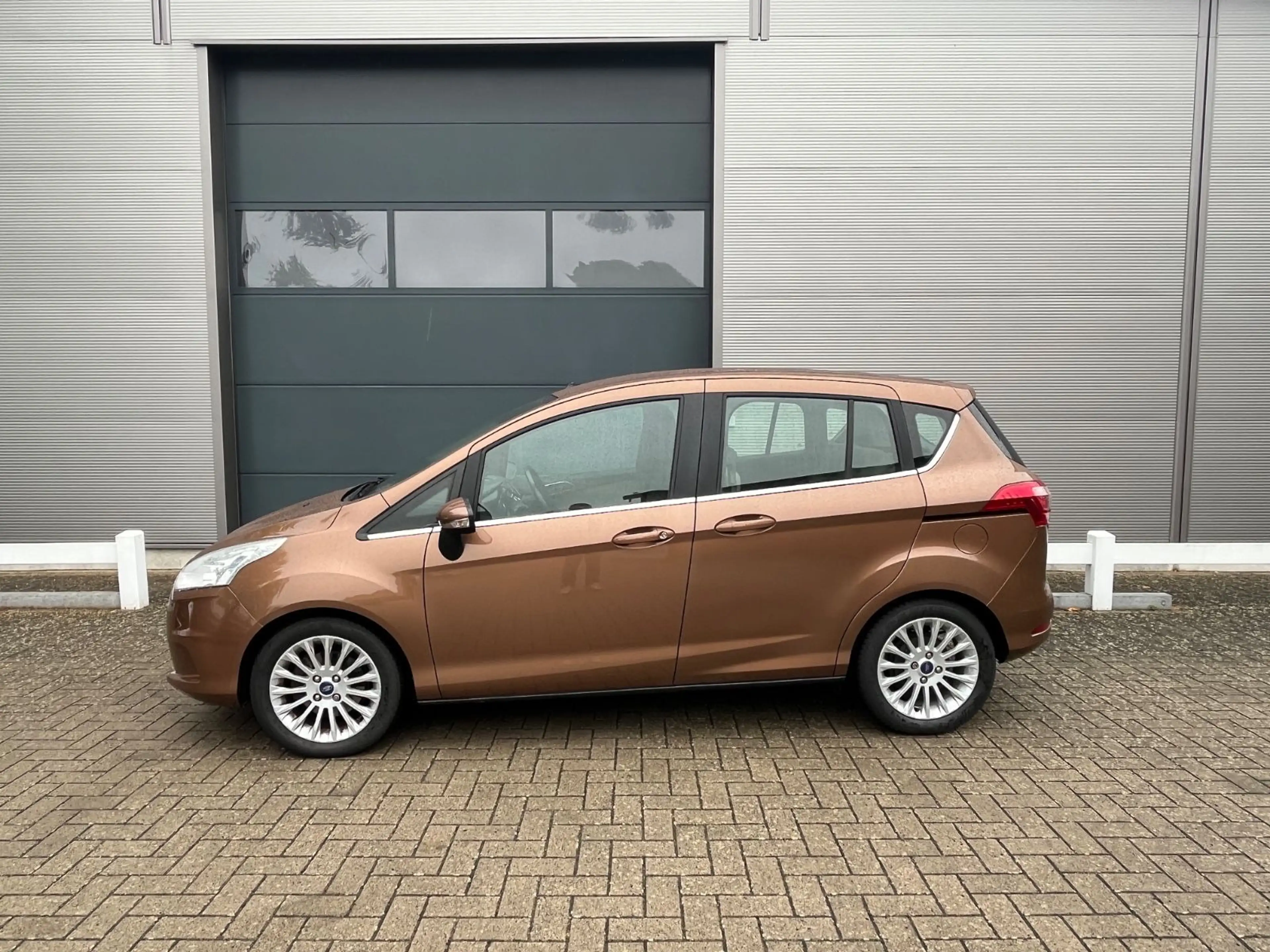 Ford B-Max B-MAX Titanium Ford Sync+ASR+IPS — photo 4