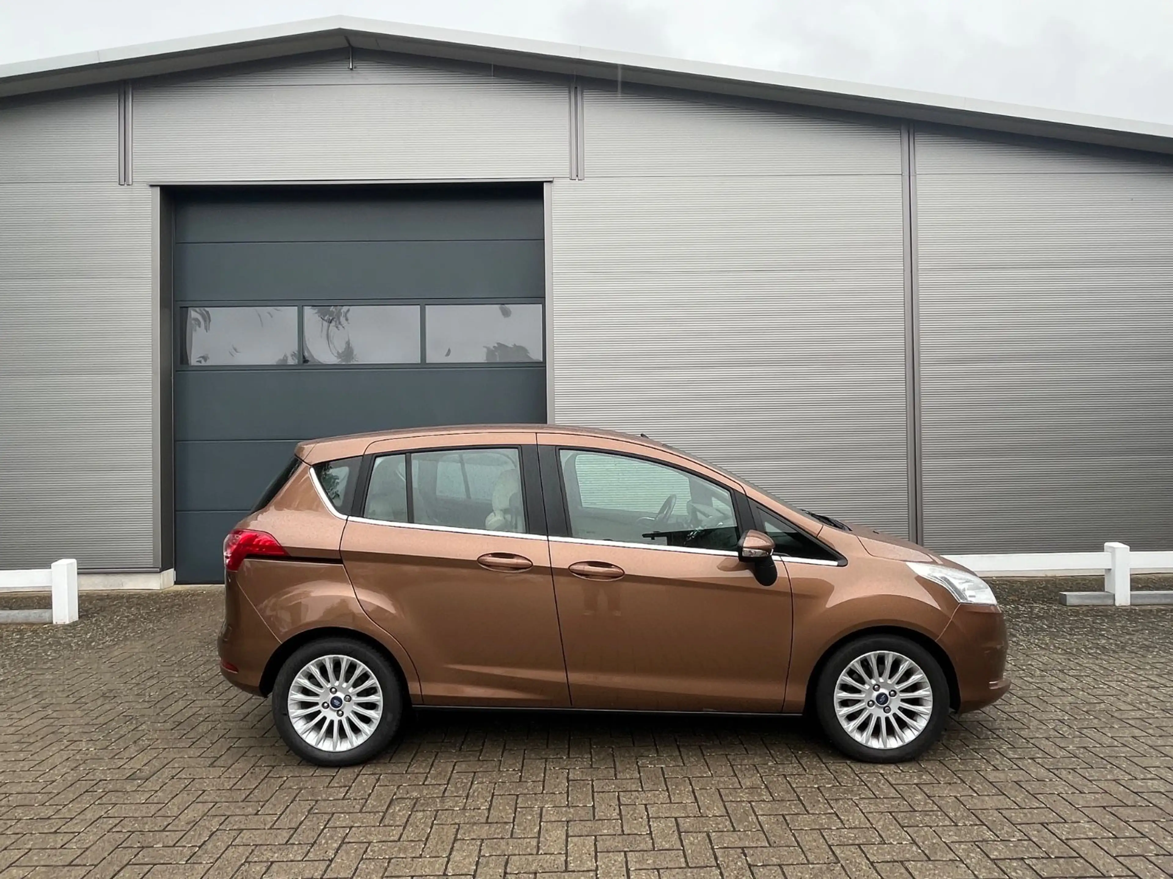 Ford B-Max B-MAX Titanium Ford Sync+ASR+IPS — photo 7