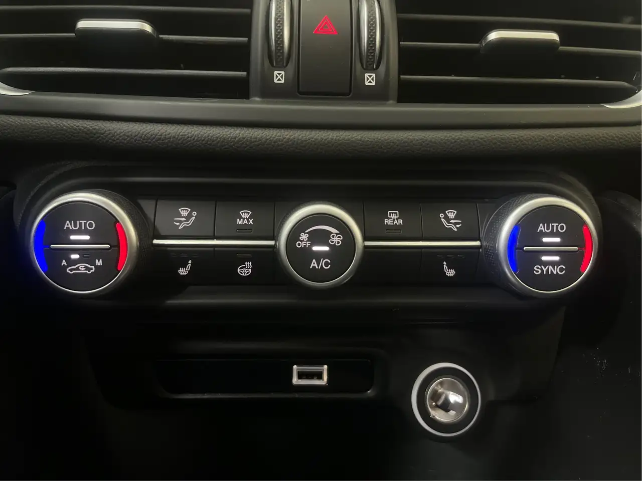 Alfa Romeo Giulia снимка Alfa Romeo Giulia