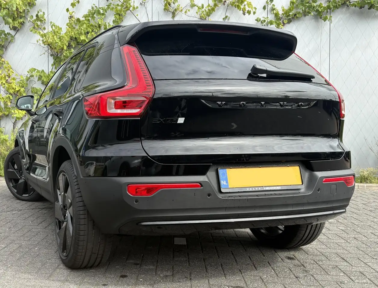 Volvo EX40 2026
