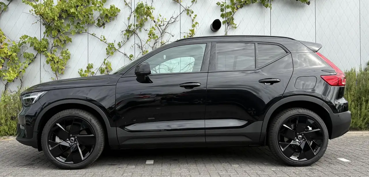 Volvo EX40 2026