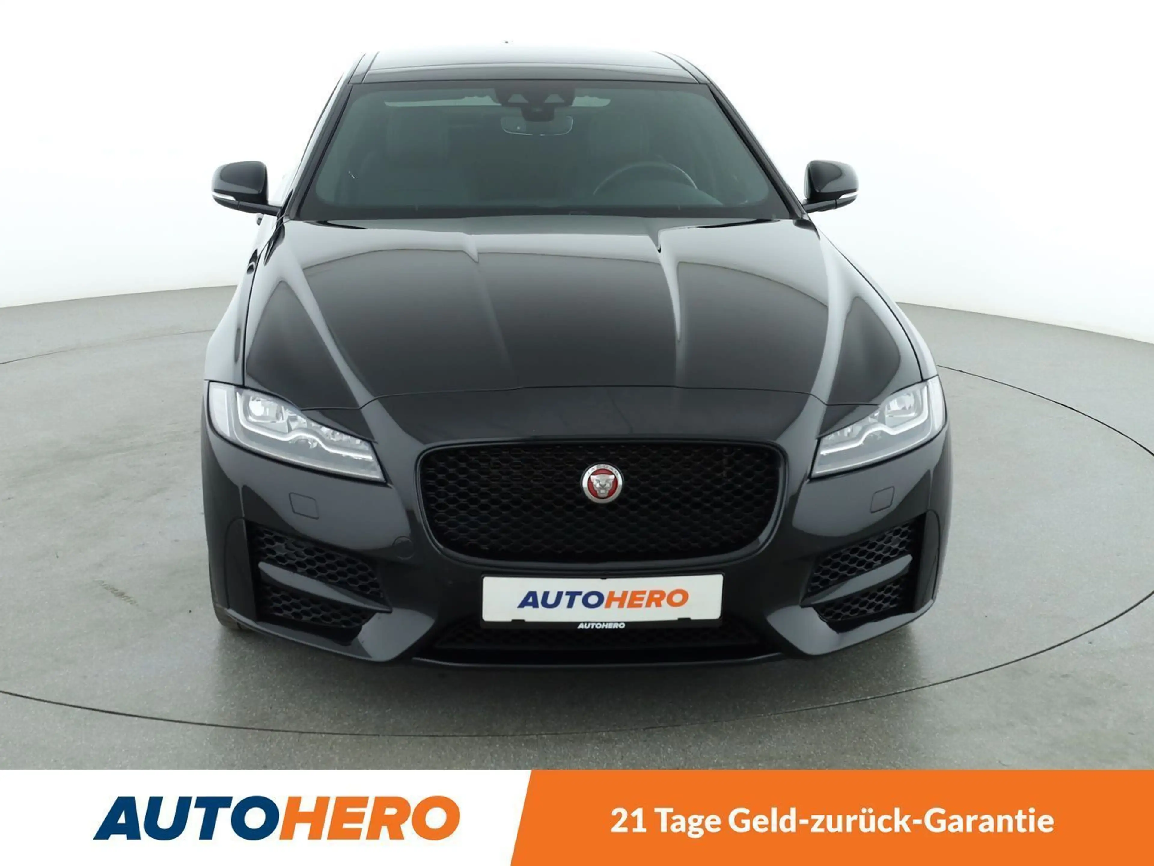 Jaguar XF 3.0 D V6 AWD Aut*NAVI*XENON*TEMPO*CAM*PDC*SHZ* — photo 9