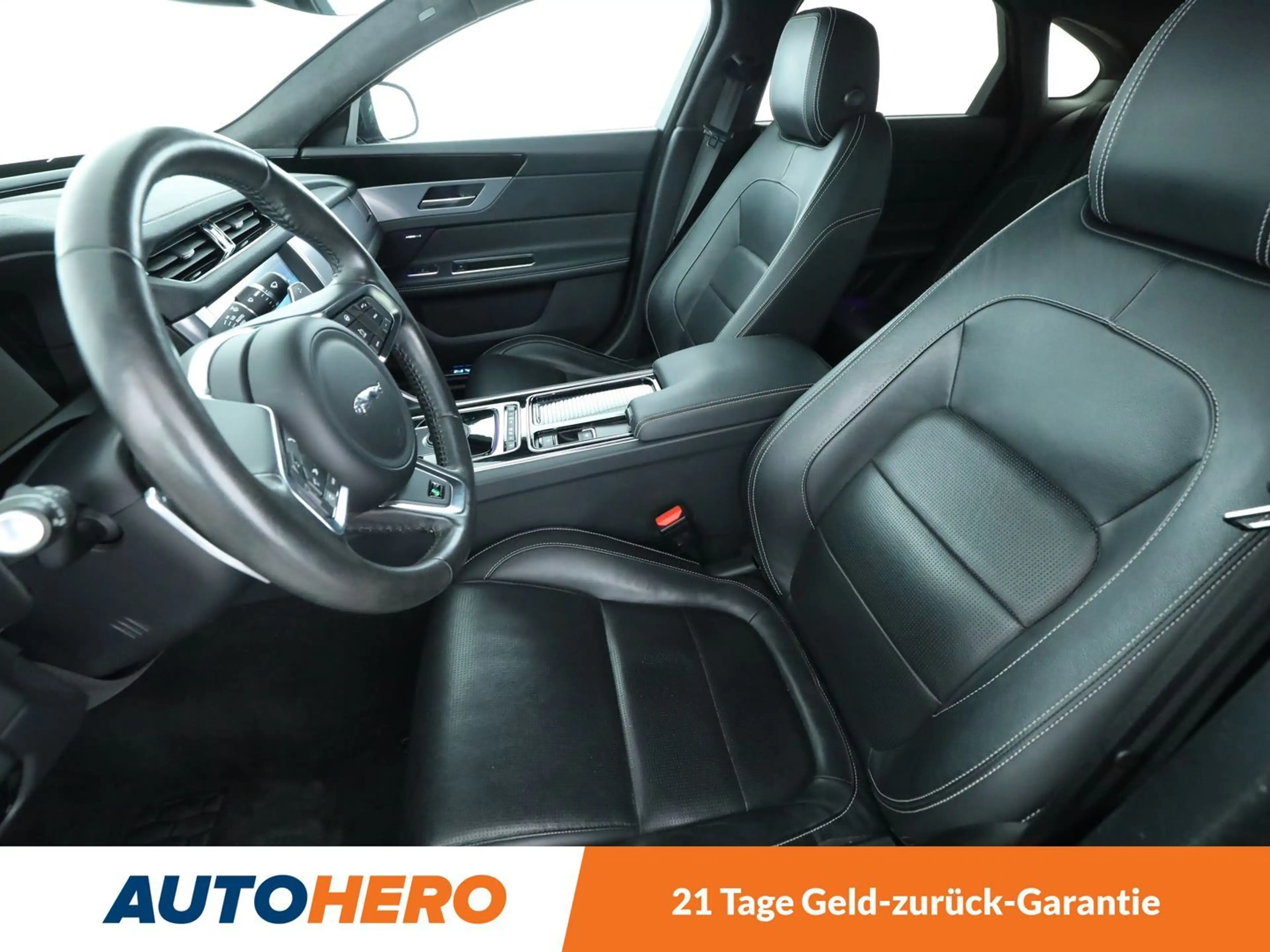 Jaguar XF 3.0 D V6 AWD Aut*NAVI*XENON*TEMPO*CAM*PDC*SHZ* — photo 10