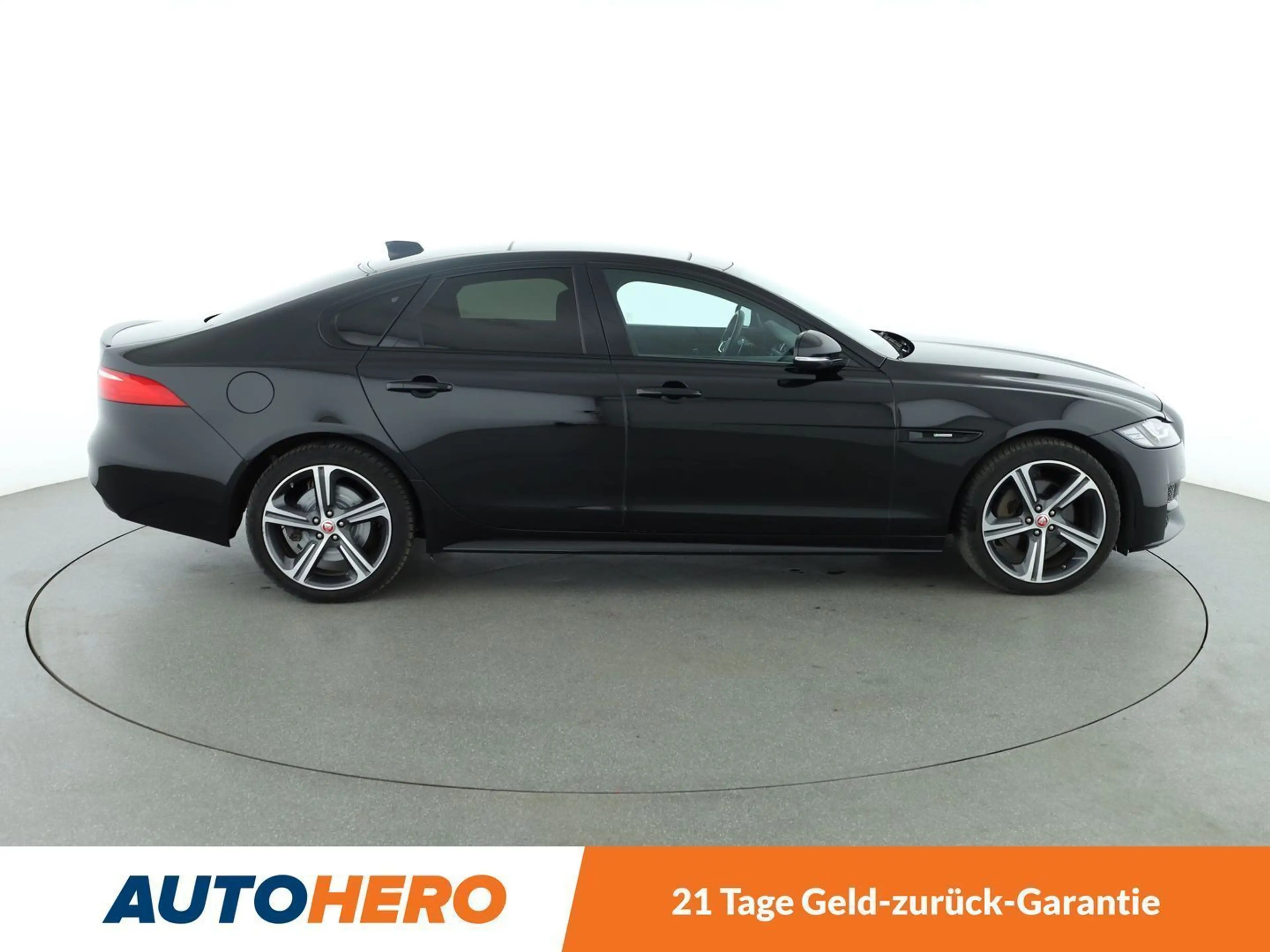 Jaguar XF 3.0 D V6 AWD Aut*NAVI*XENON*TEMPO*CAM*PDC*SHZ* — photo 7