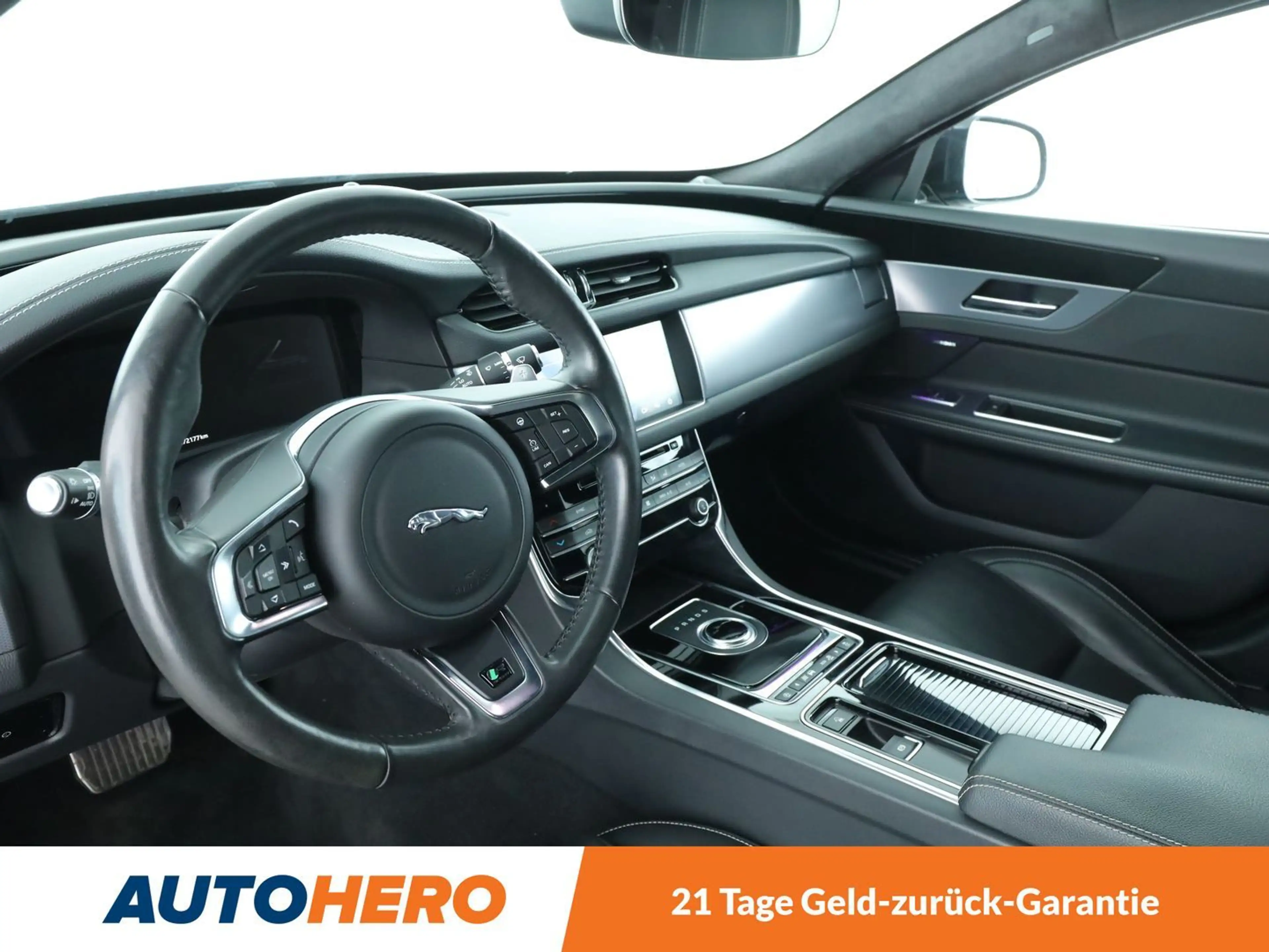 Jaguar XF 3.0 D V6 AWD Aut*NAVI*XENON*TEMPO*CAM*PDC*SHZ* — photo 11