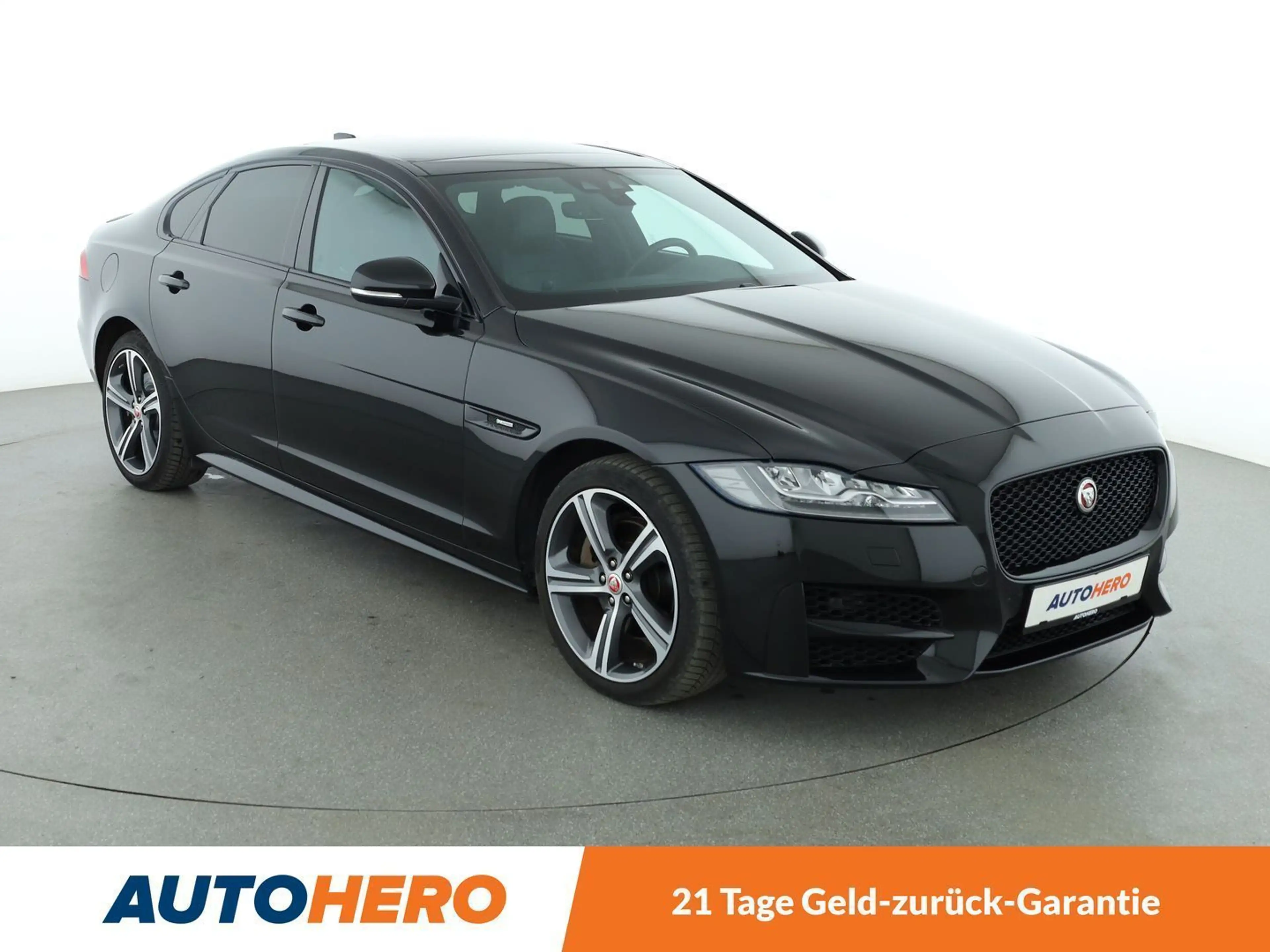 Jaguar XF 3.0 D V6 AWD Aut*NAVI*XENON*TEMPO*CAM*PDC*SHZ* — photo 8