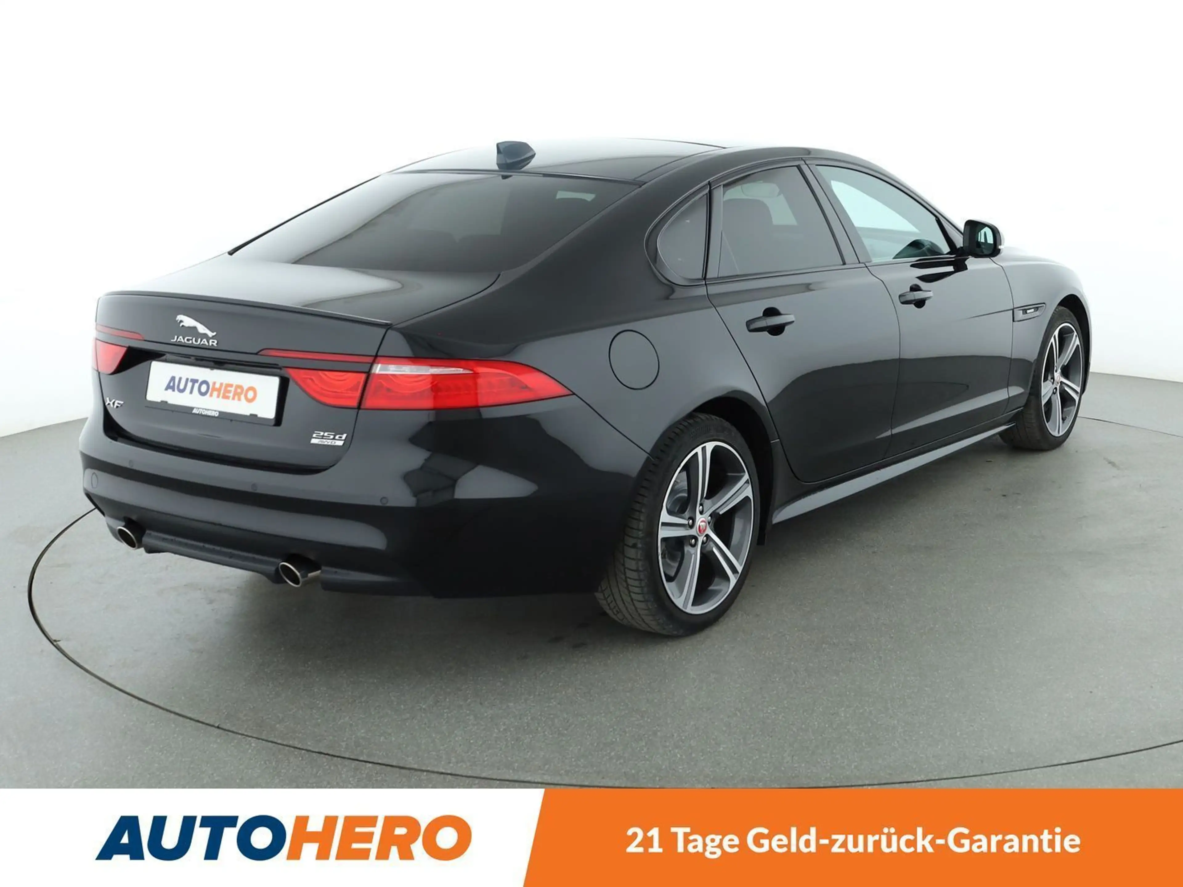 Jaguar XF 3.0 D V6 AWD Aut*NAVI*XENON*TEMPO*CAM*PDC*SHZ* — photo 6