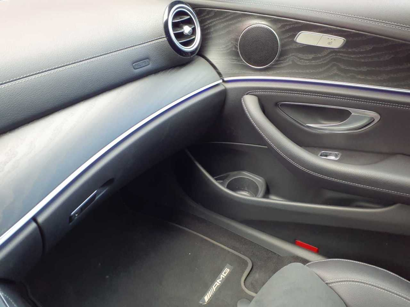Mercedes-Benz E 400 E 400d 4M T-AMG PANO BusiP AssiP MBUX — photo 15