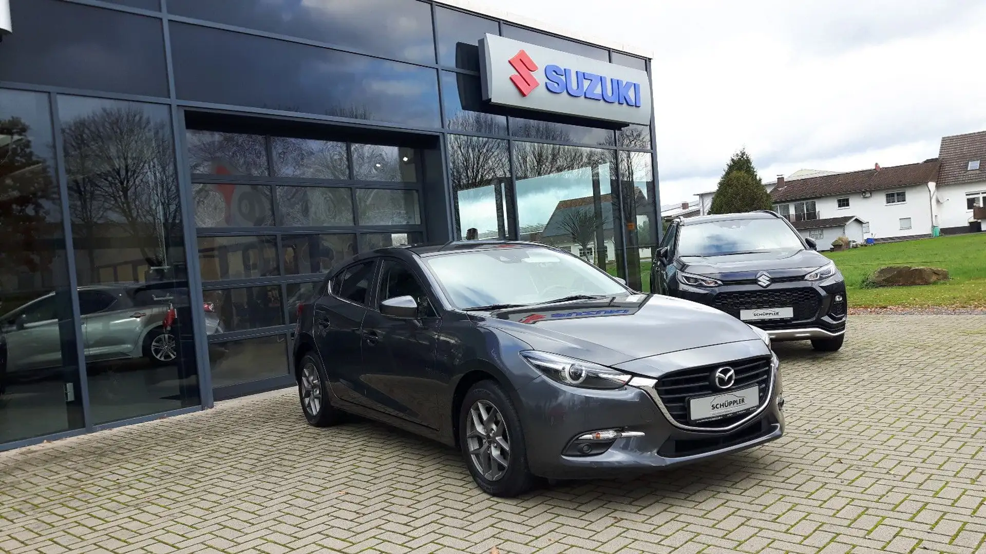 Mazda 3 2,0 SKYACTIV Lim. Exclusive-Line Grijs - 2