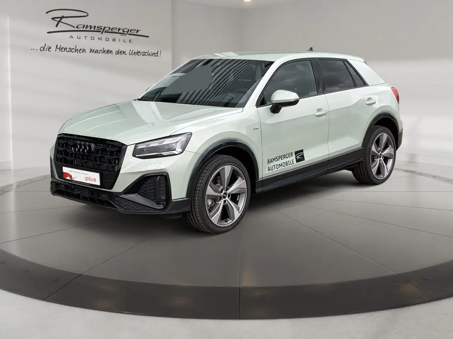 Audi Q2 S line 35 TFSI Matrix ACC Navi Kamera Silber - 2