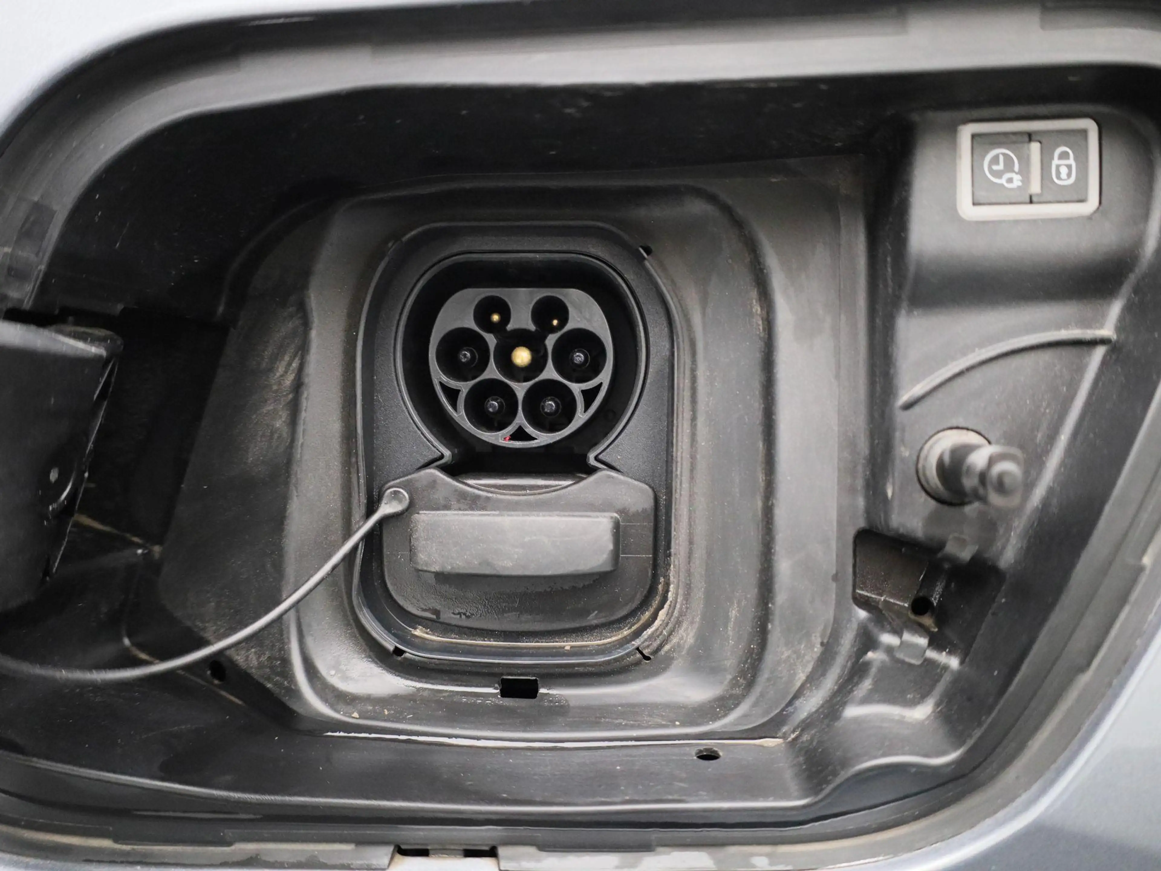 Peugeot e-2008 e-2008 Active Pack LED | NAVI | Carplay /android — photo 13
