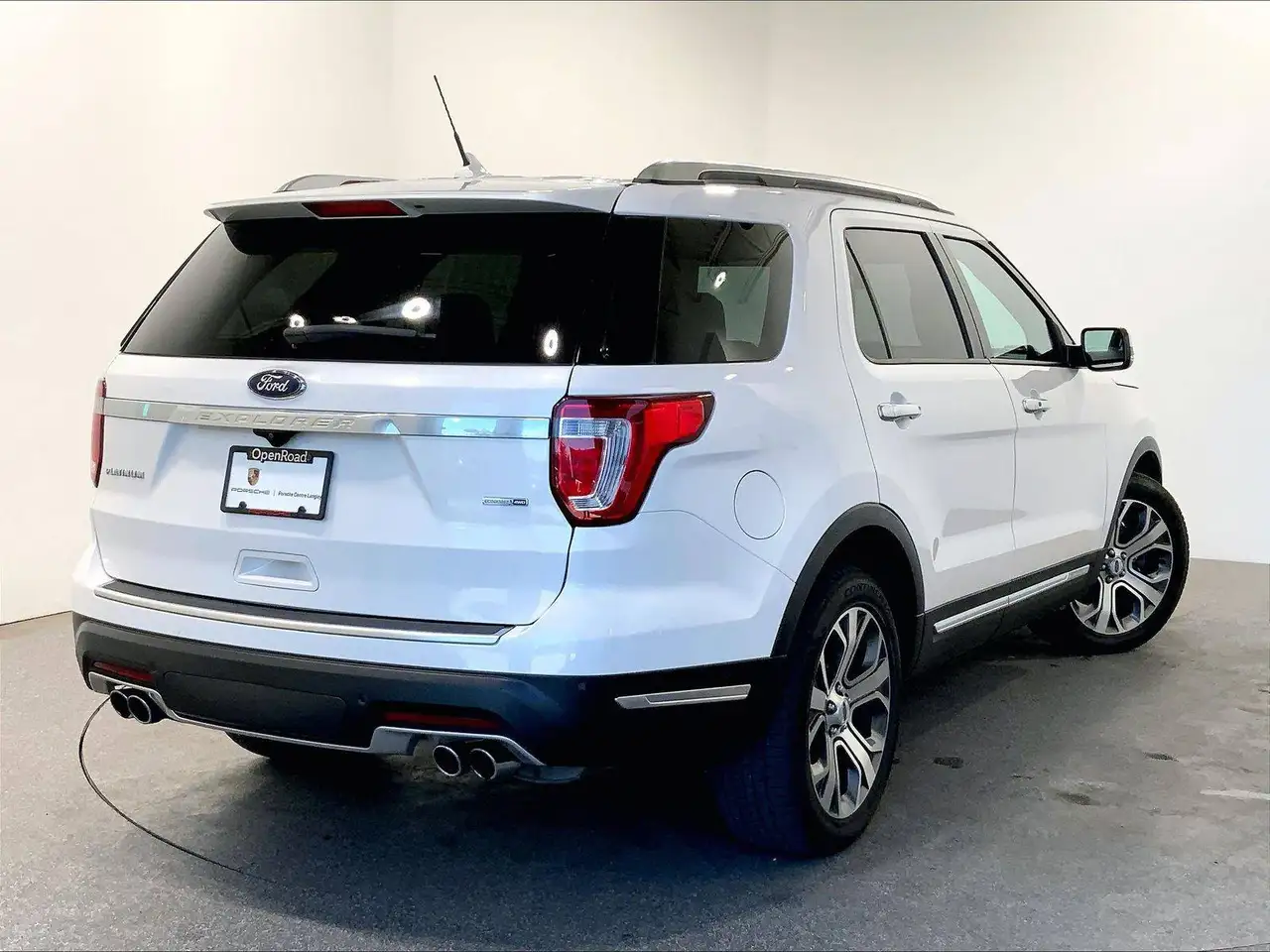Ford Explorer photo Ford Explorer