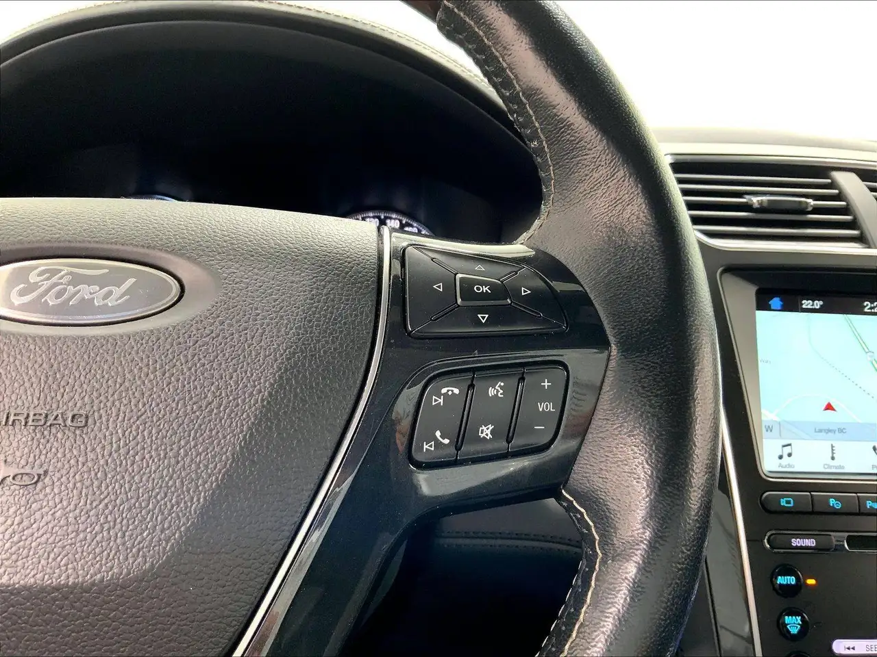 Ford Explorer photo Ford Explorer