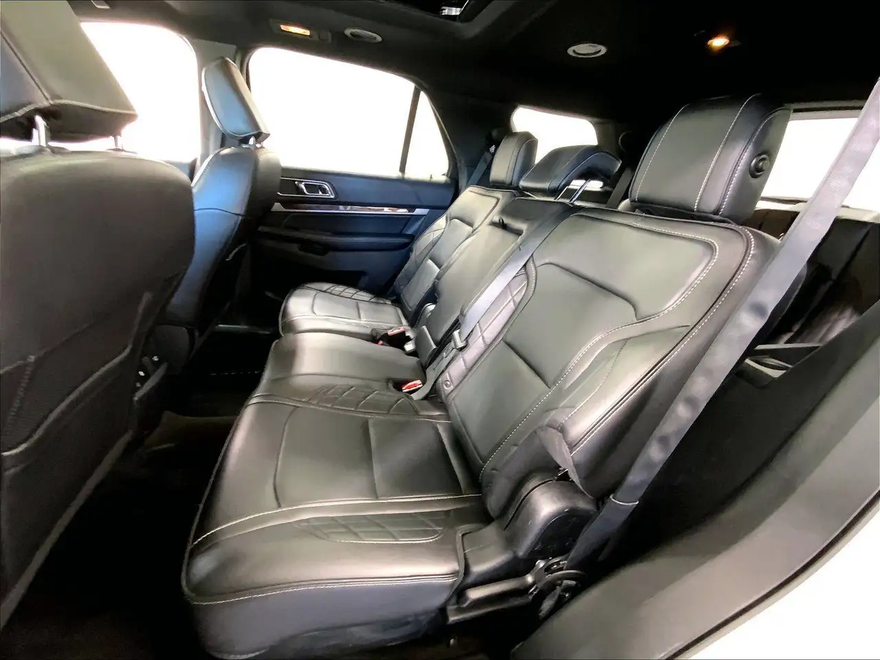 Ford Explorer photo Ford Explorer