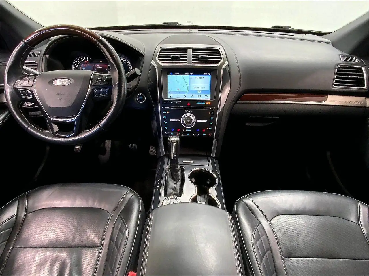Ford Explorer photo Ford Explorer