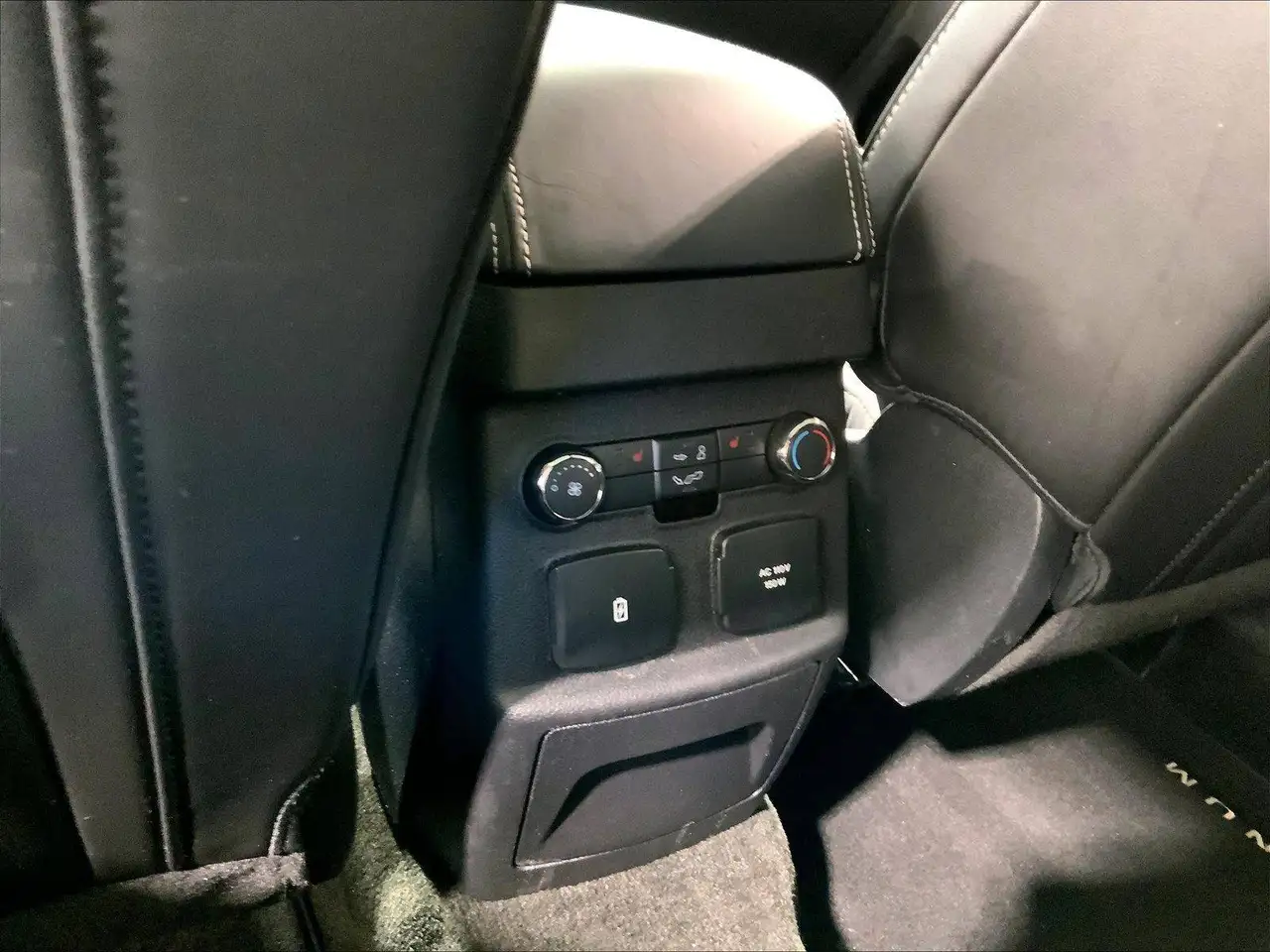 Ford Explorer photo Ford Explorer
