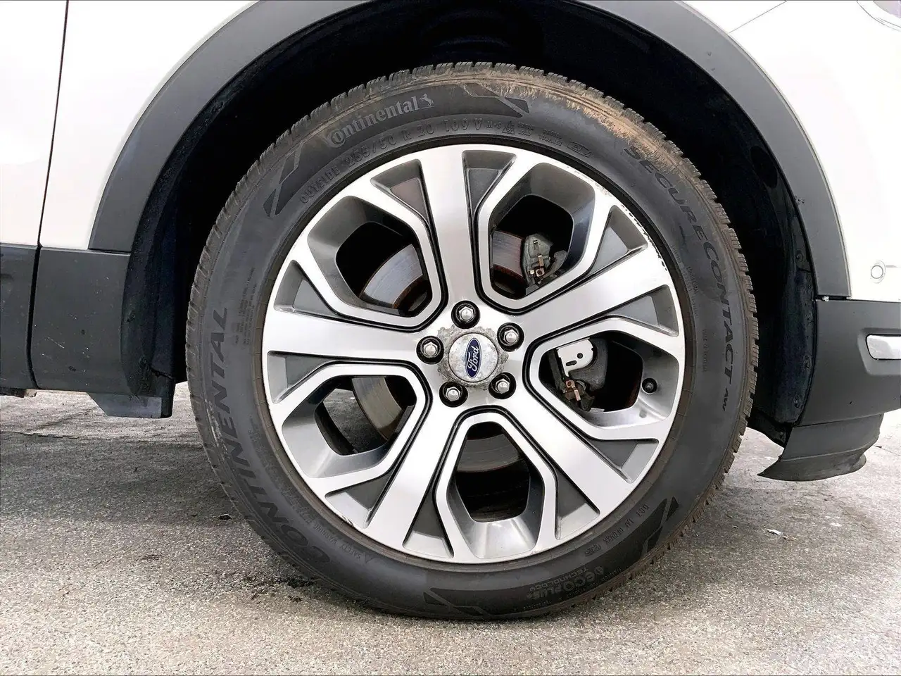 Ford Explorer photo Ford Explorer
