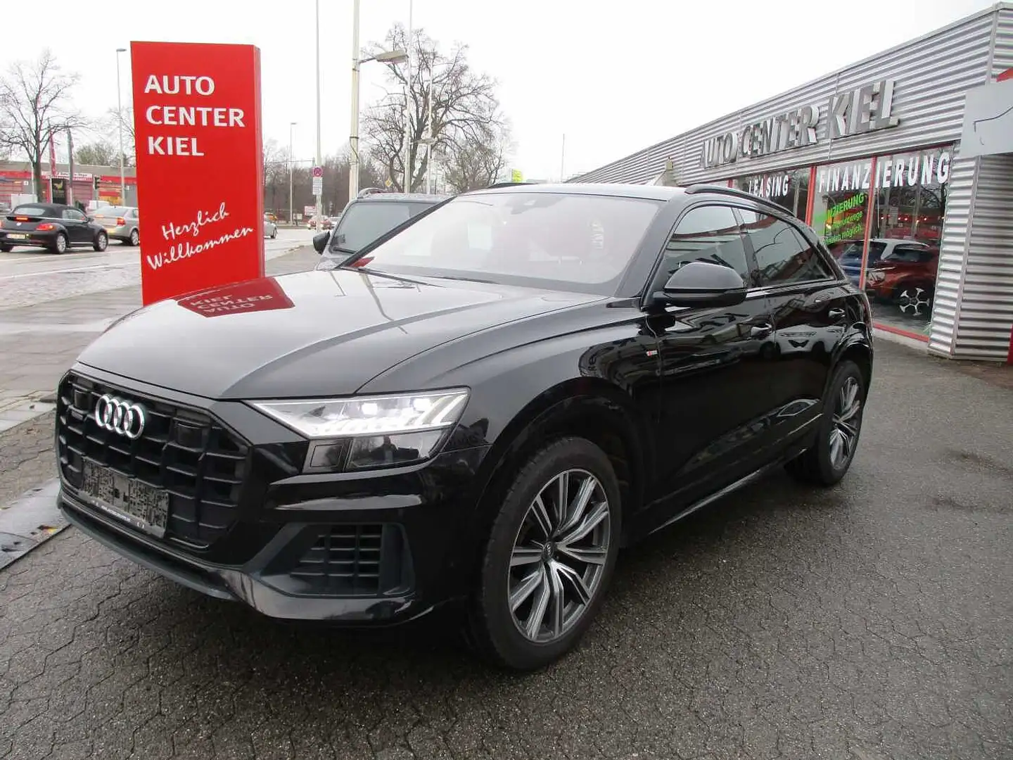 Audi Q8 Diesel 50 TDI quattro S-Line Schwarz - 1
