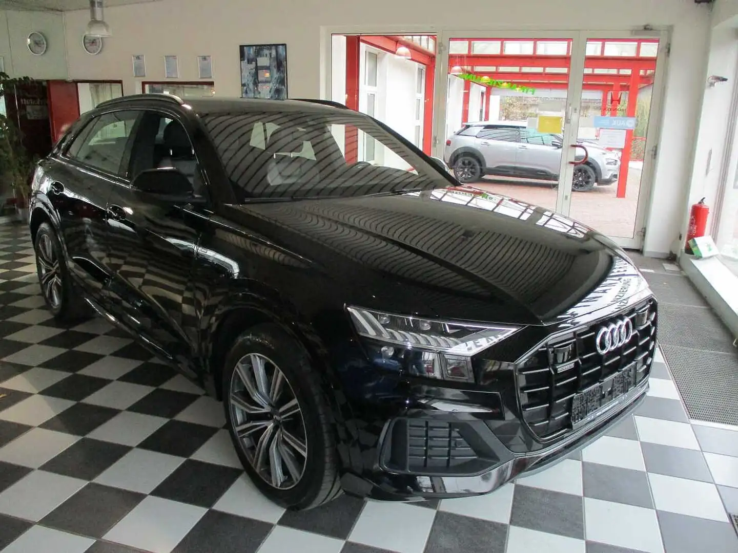 Audi Q8 Diesel 50 TDI quattro S-Line Noir - 1