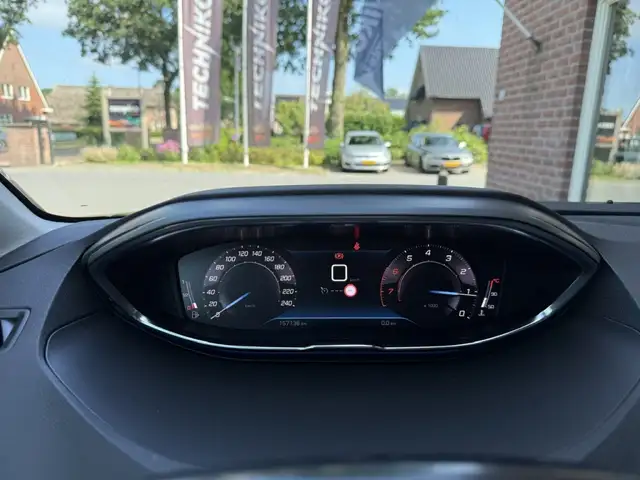 Peugeot 5008 view 19
