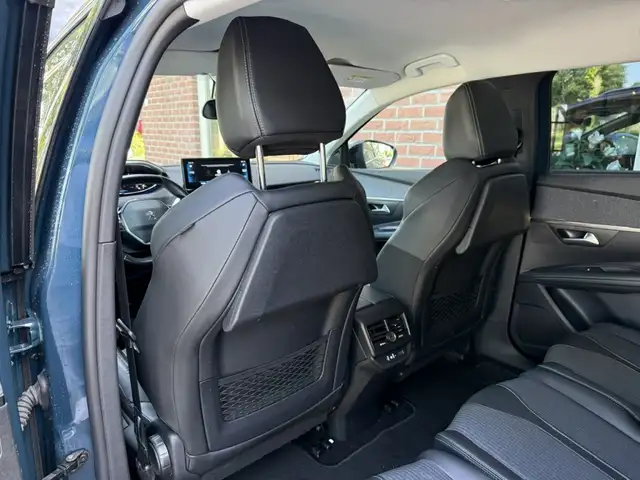 Peugeot 5008 view 4