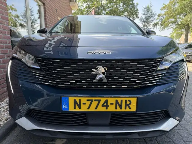 Peugeot 5008 view 17