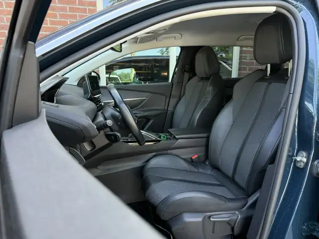 Peugeot 5008 view 9