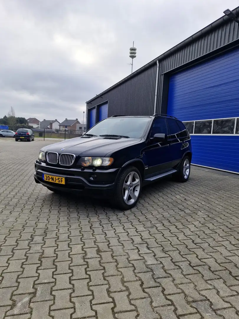 BMW X5 4.6 is Noir - 1