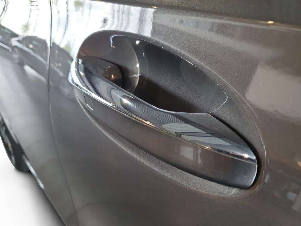 Mercedes-Benz A 220