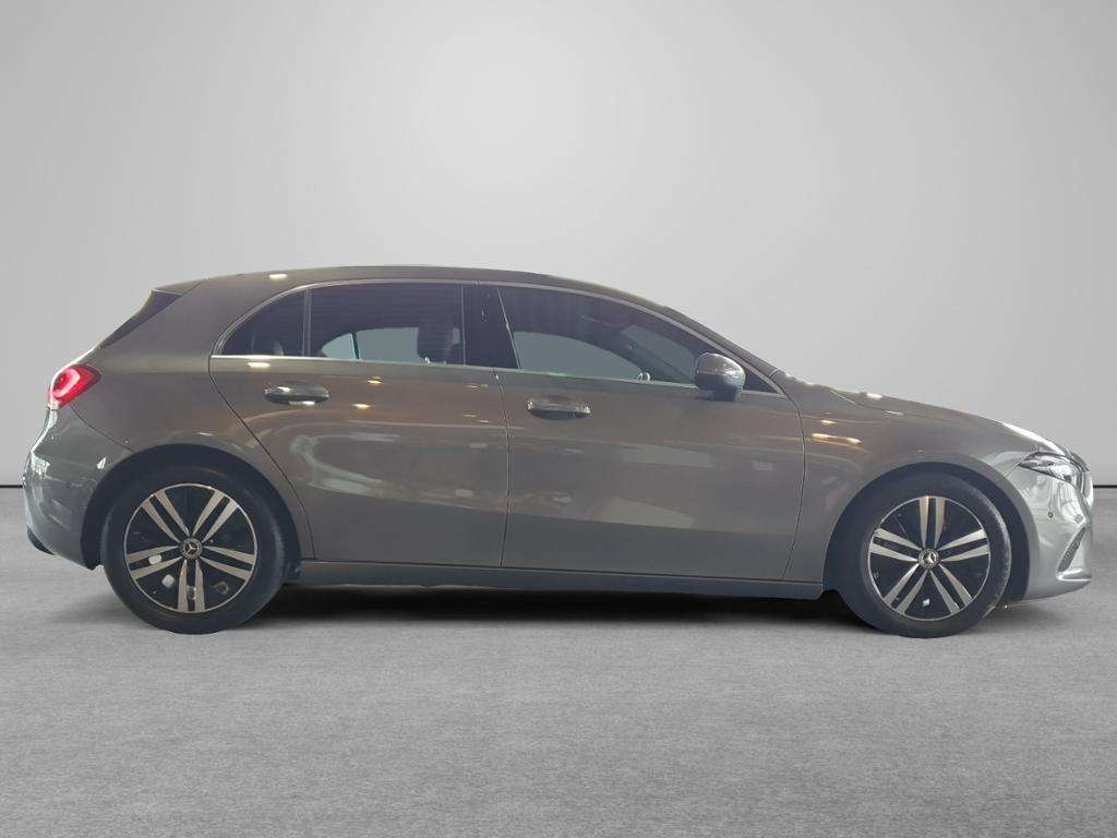 Mercedes-Benz A 220