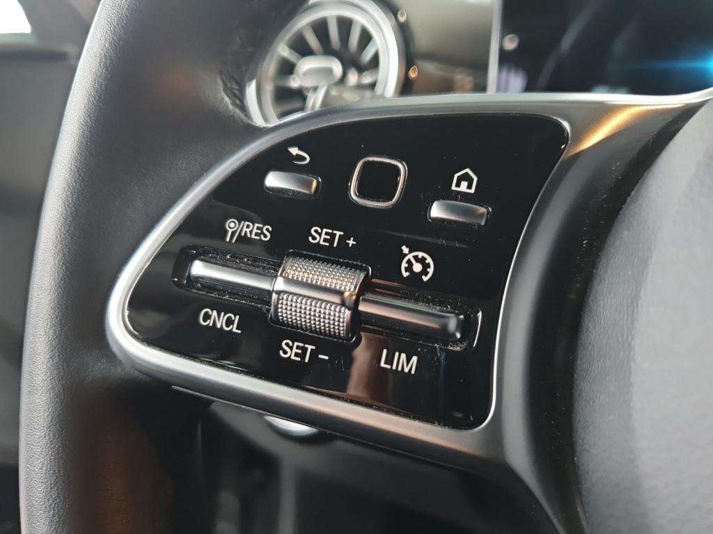 Mercedes-Benz A 220