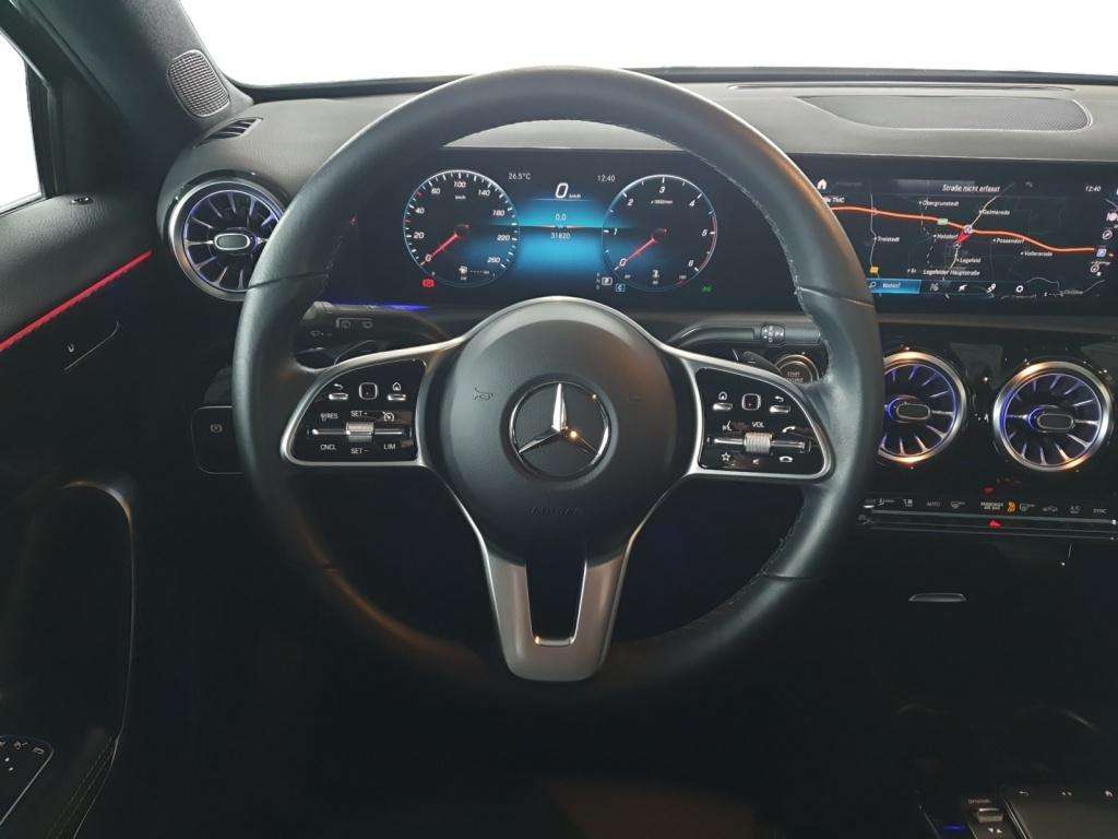 Mercedes-Benz A 220