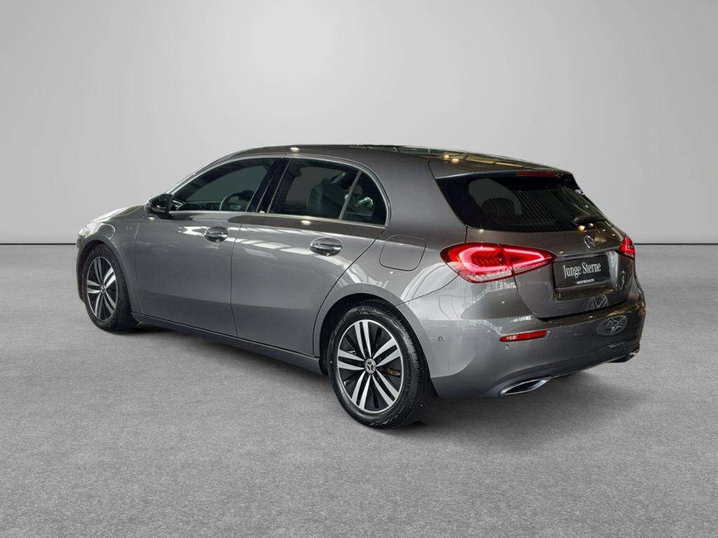 Mercedes-Benz A 220