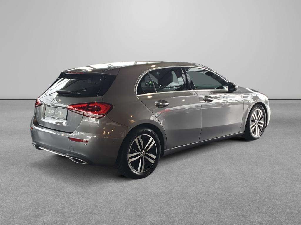 Mercedes-Benz A 220