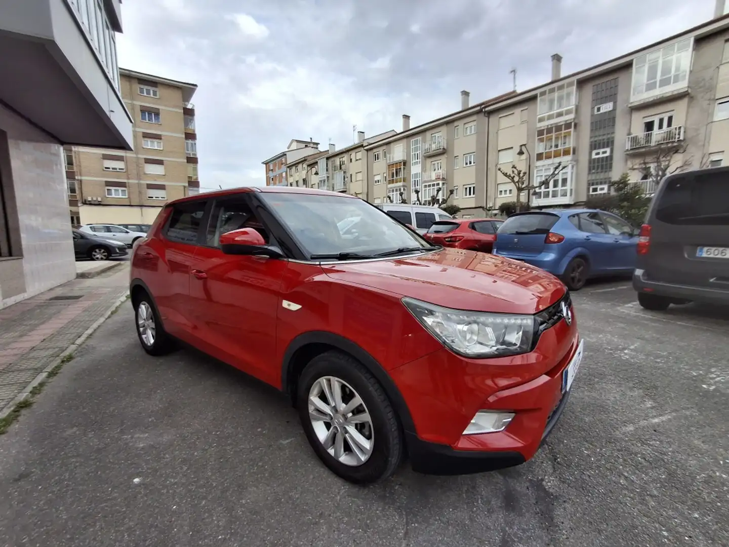 SsangYong Tivoli D16T Limited 4x2 Piros - 2