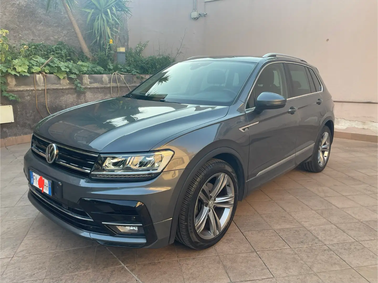 Volkswagen Tiguan 2.0 tdi R-Line Sport dsg - 1